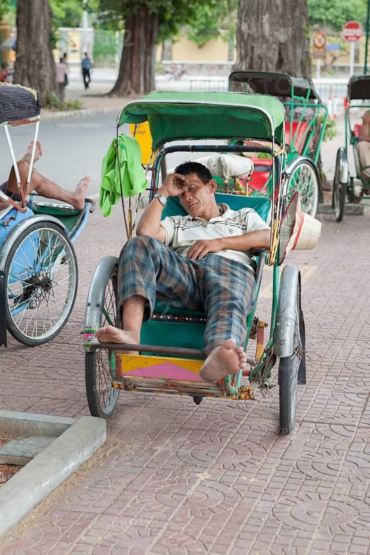 Sleeping cyclo driver