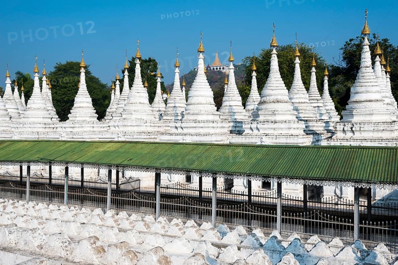 Atthakatha chedis or stupas