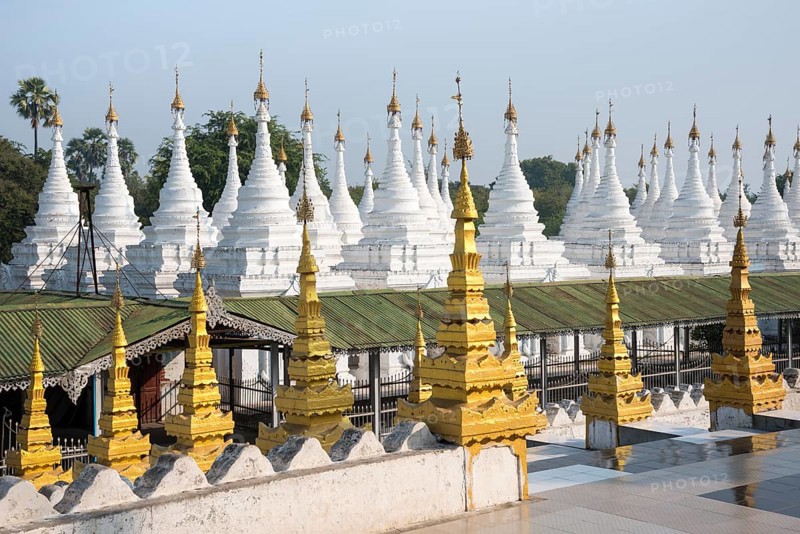 Atthakatha chedis or stupas