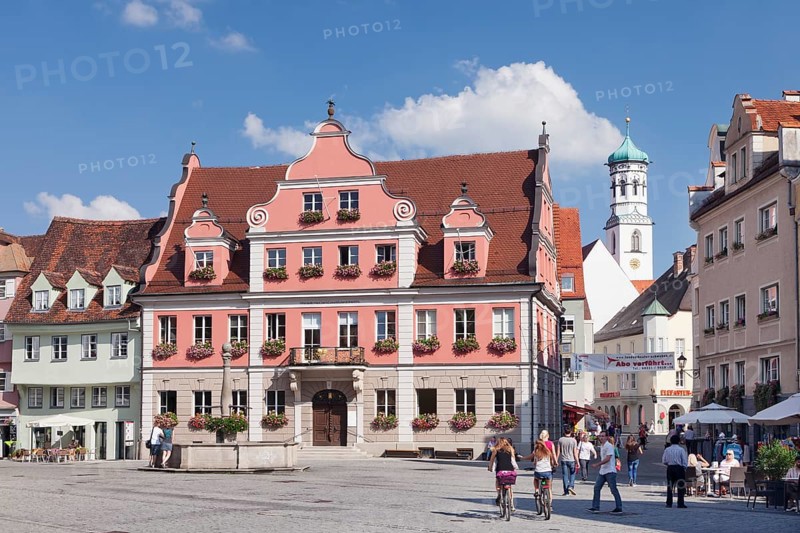 Marketplace with Grosszunft and Kreuzherrenkirche