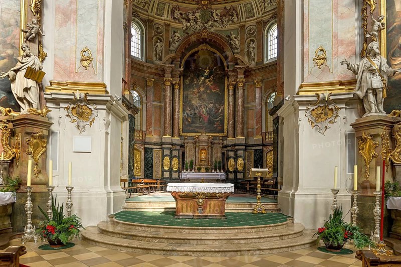 Choir with high altar by Joseph Lindner