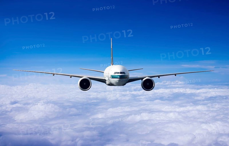 Cathay Pacific Boeing 777-367 ER in flight