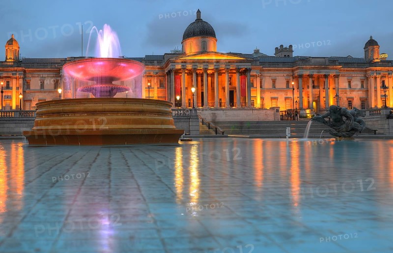 Fountain in front of The National Gallery