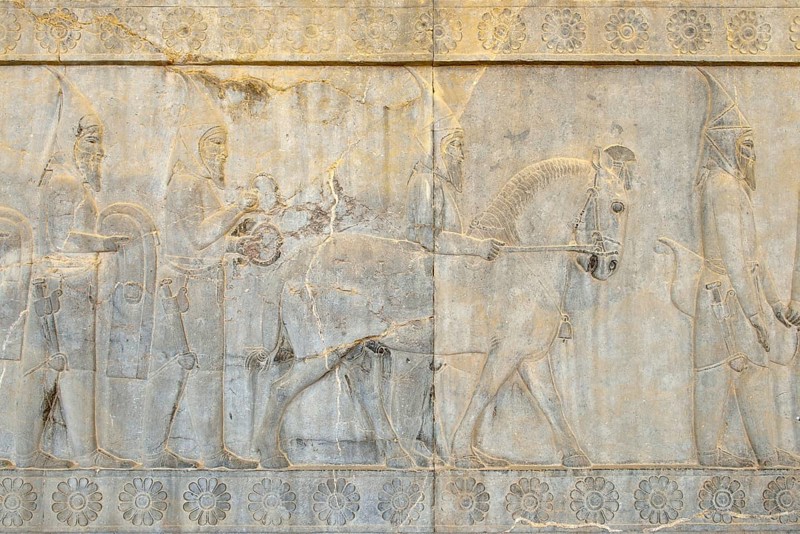 Delegation bas-relief