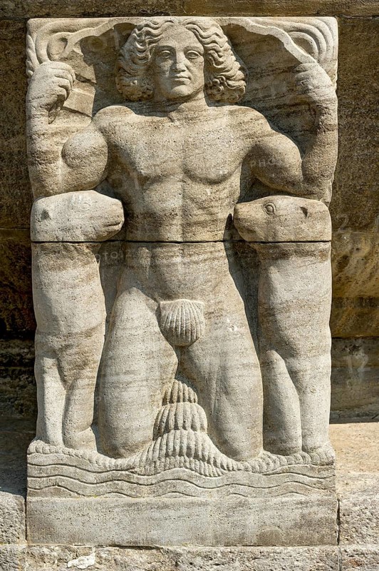 Relief by Heinrich Jobst at the 'Grosser Sprudel' fountain