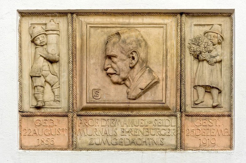 Commemorative relief for Prof. Emanuel von Seidl on the town hall