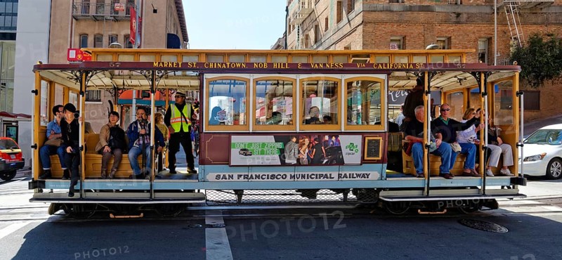 The historic cable car on California Street