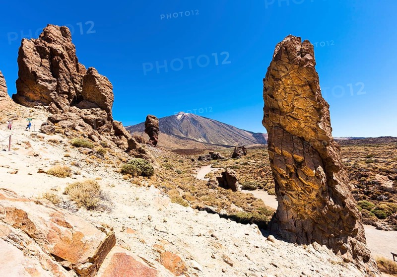 Lava rocks with the Pico del Teide volcano at back