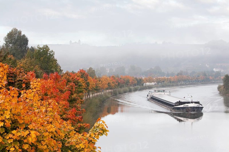 Ludwig-Danube-Main Canal in autumn