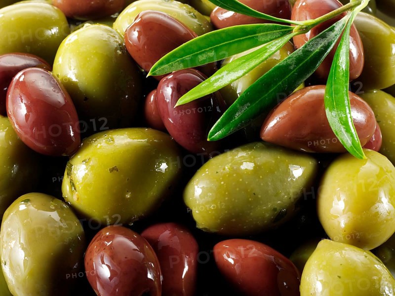 Mixed green & kalamata olives