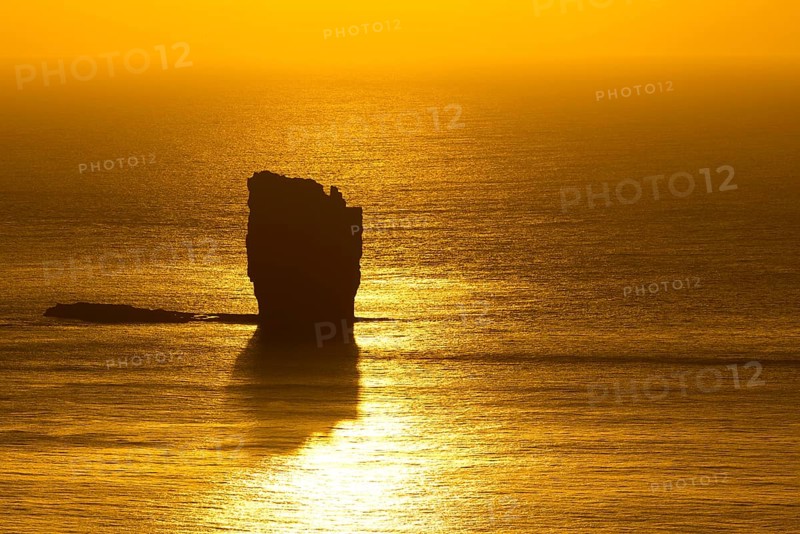 Risin sea stack