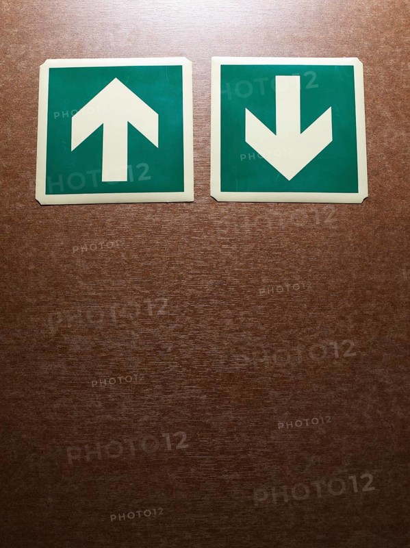 Two arrows pointing up and down