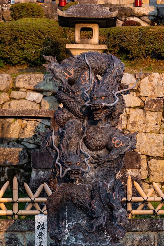 Twin Dragon Statue