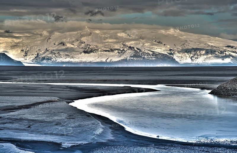Vatnajoekull Glacier with Sander Skeioararsandur outwash plain