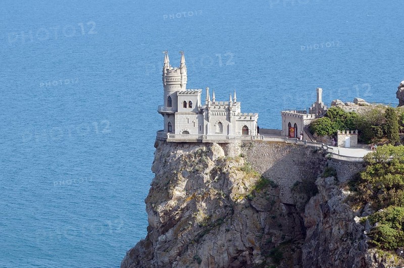 Swallow's Nest castle on Cape of Ai-Todor