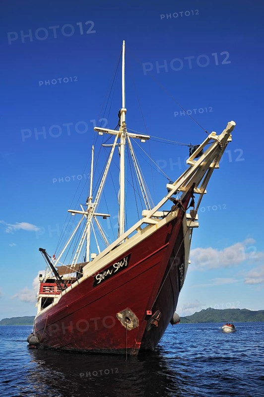 Buginese schooner
