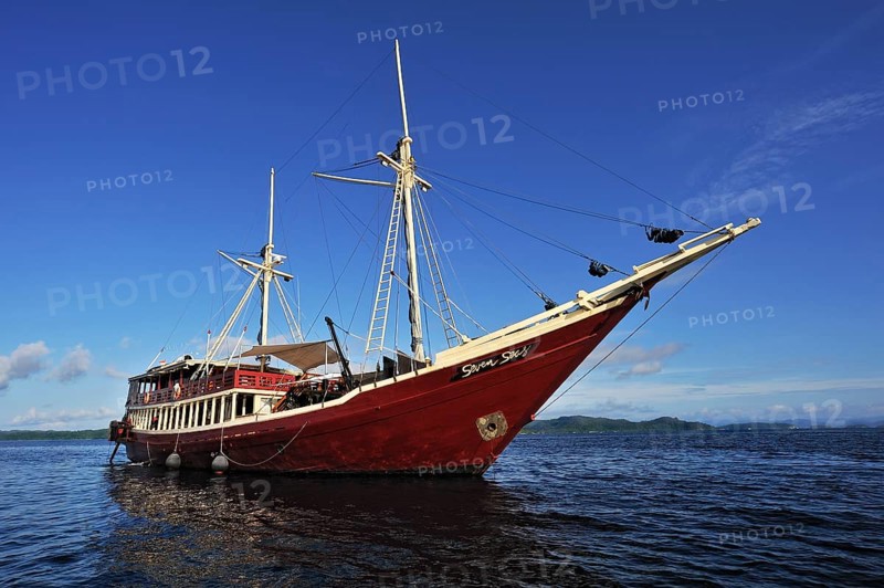 Buginese schooner