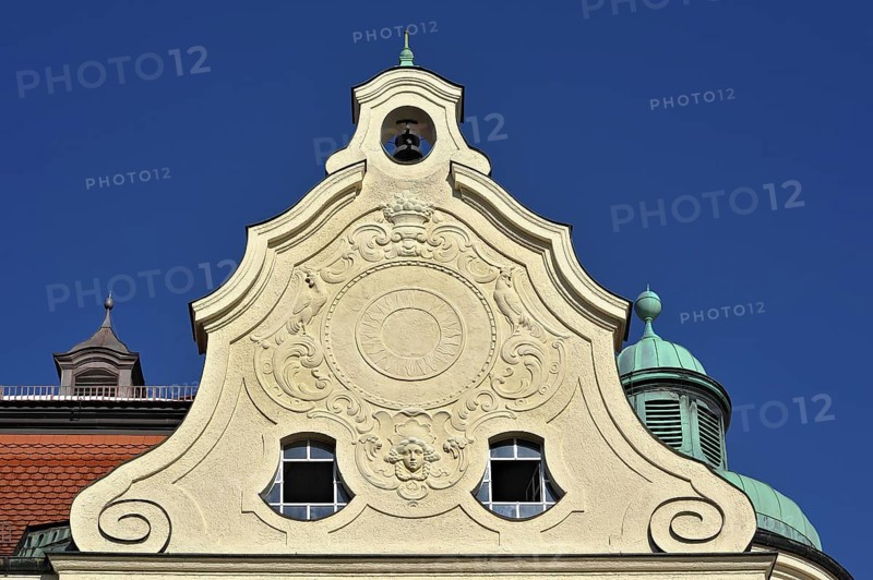 Gable with half-relief