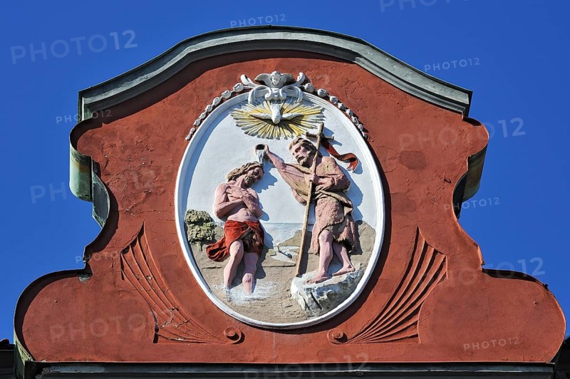 Half relief