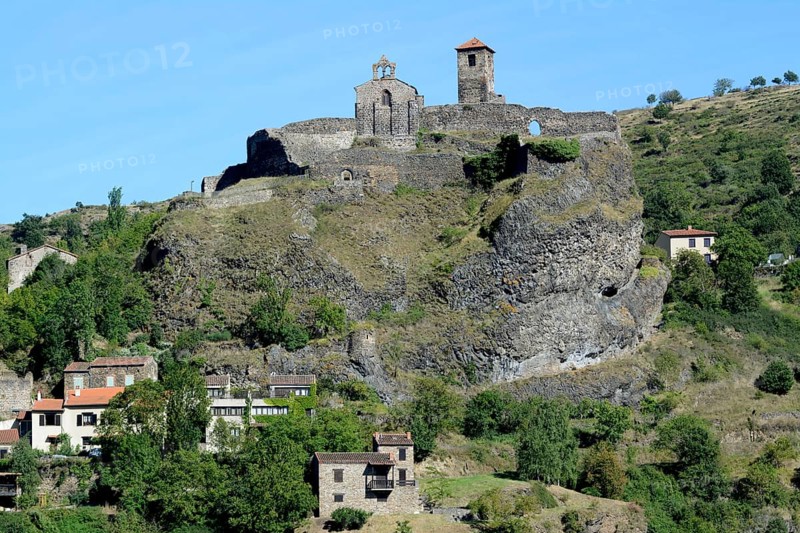 Saint Ilpize castle and the chapel