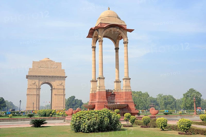 Canopy and India Gate or All India War Memorial Arch by Sir Edwin Landseer Lutyens