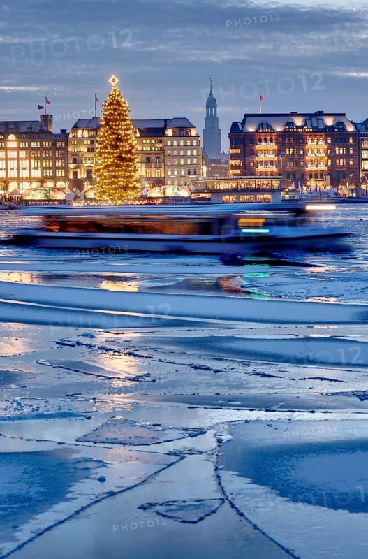Binnenalster or Inner Alster Lake with a Christmas tree and Jungfernstieg
