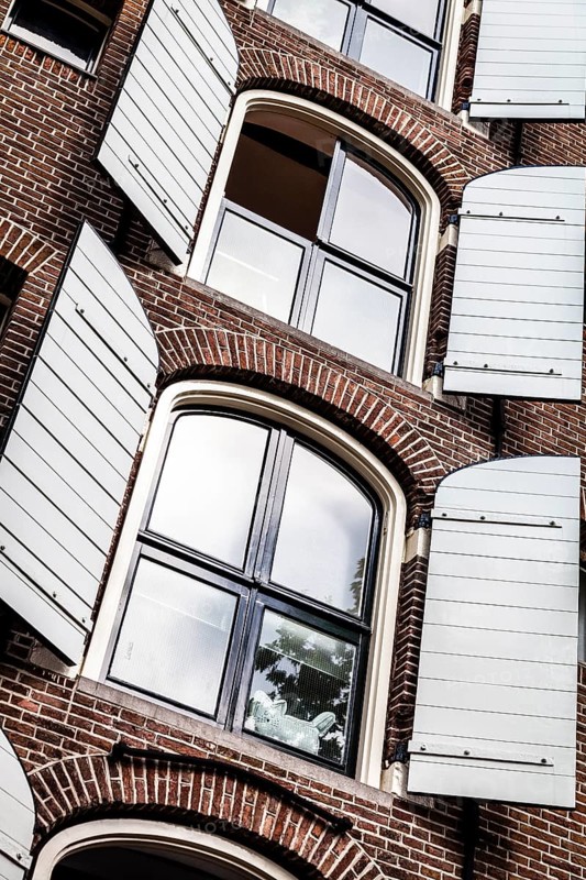 Windows of a house on Brouwersgracht canal