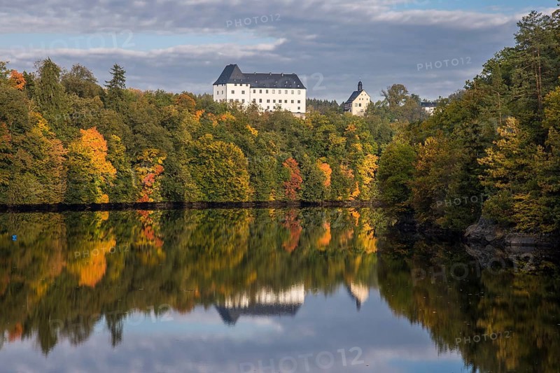 View from the Eisbrucke bridge to Schloss Burgk Castle