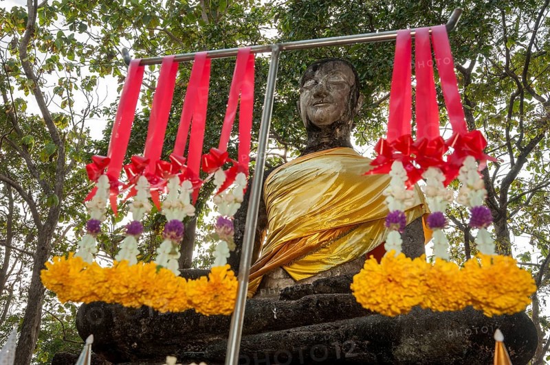 Seated Buddha statue