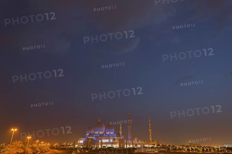 The floodlit Sheikh Zayed Grand Mosque