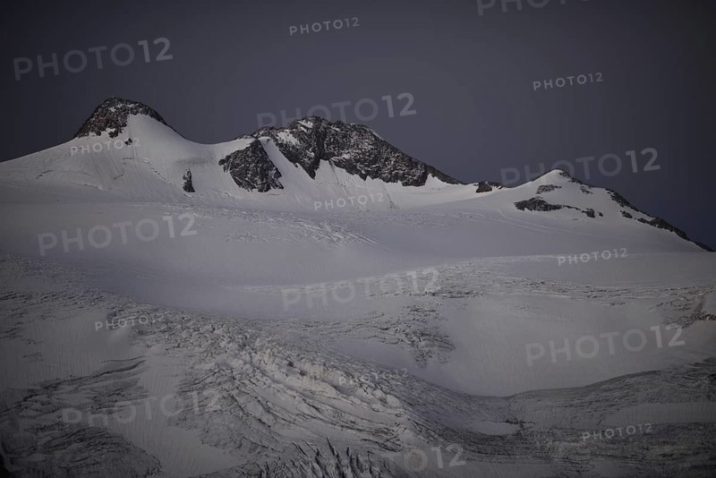 Zuckerhuetl mountain and Sulzenauferner glacier