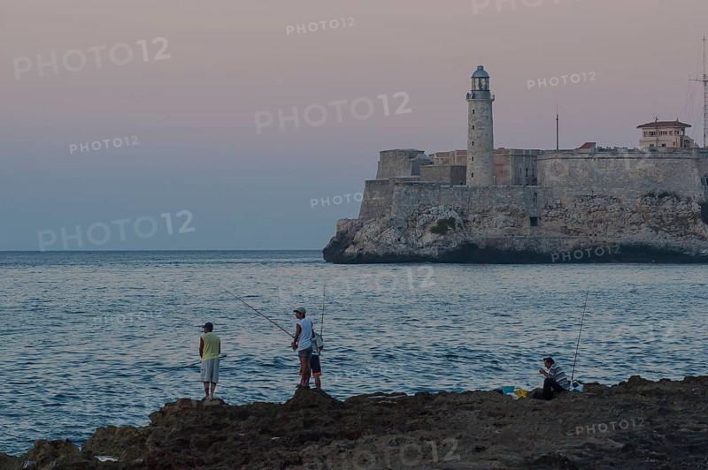 Anglers on the Malecon