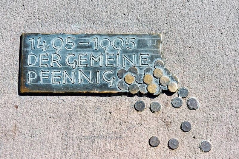 Plaque 'Der gemeine Pfennig' German for 'the common penny'