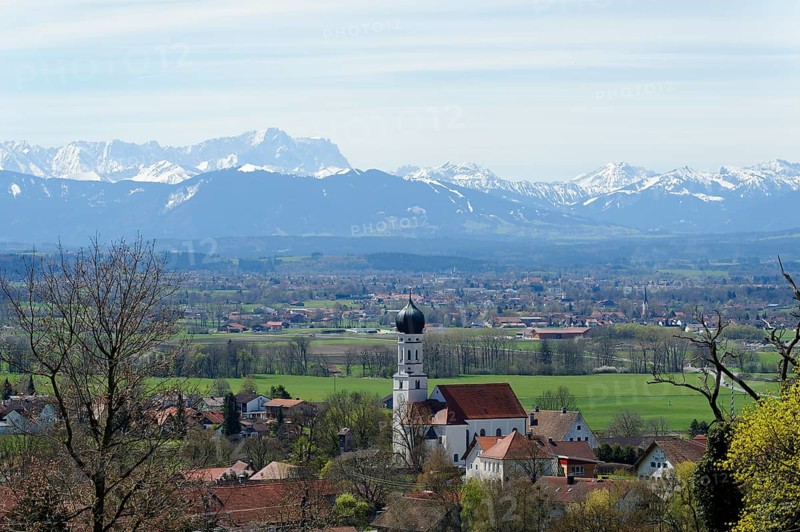 Paehl with the main ridge of the Alps at back