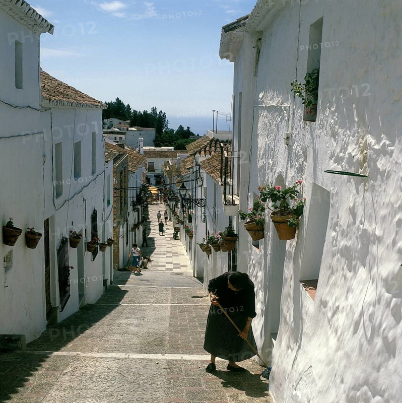 Alleyway in the white village