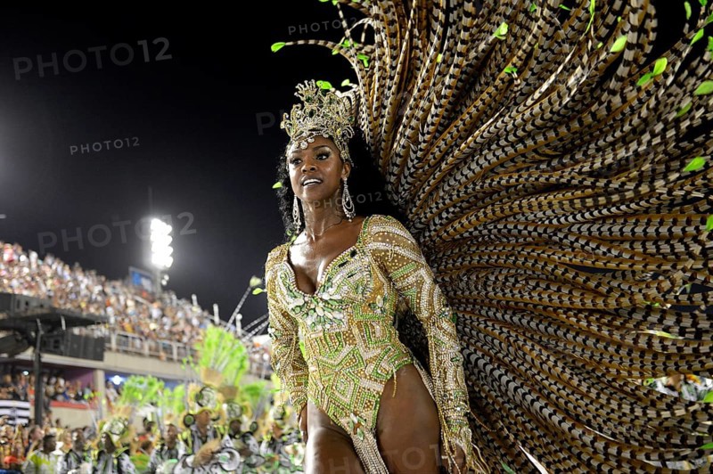 Samba dancer