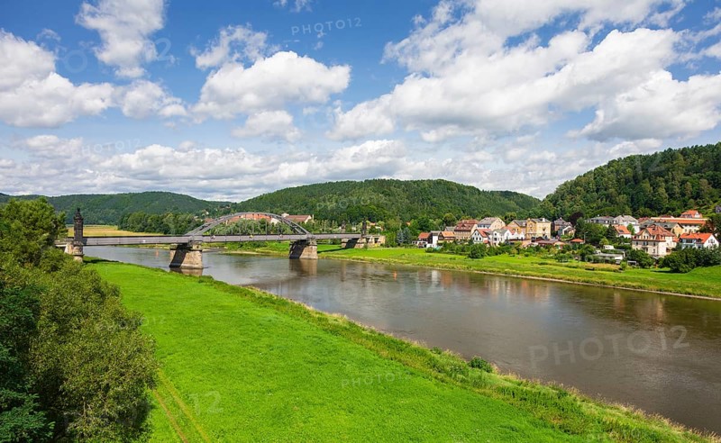 Carolabruecke bridge over the River Elbe
