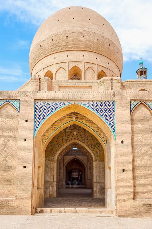 Agha Bozorg Mosque