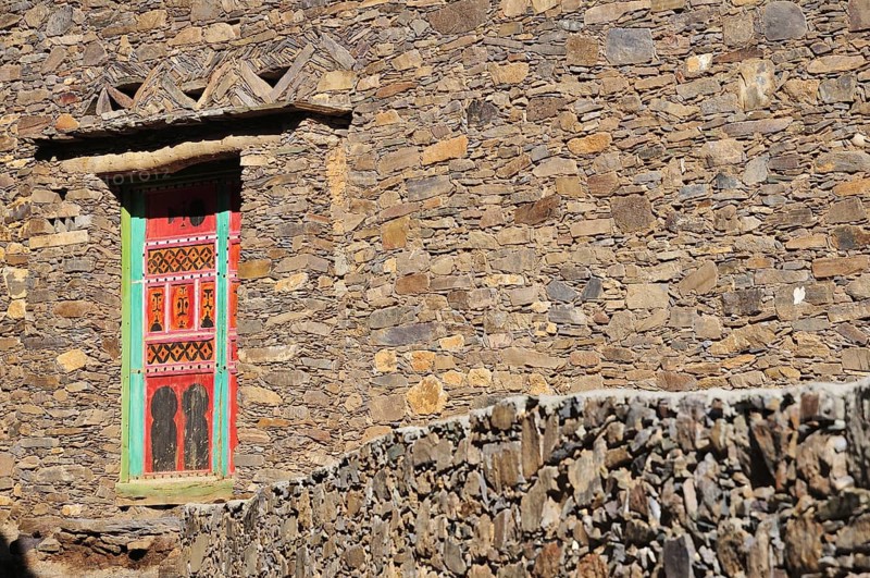 Natural stone walls