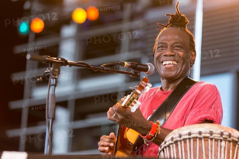Wally Warning of the Dutch-German duo Amiwa performing live at the Blue Balls Festival