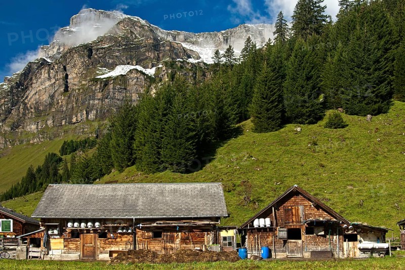 Houses and farm buildings on the Urnerboden mountain pasture
