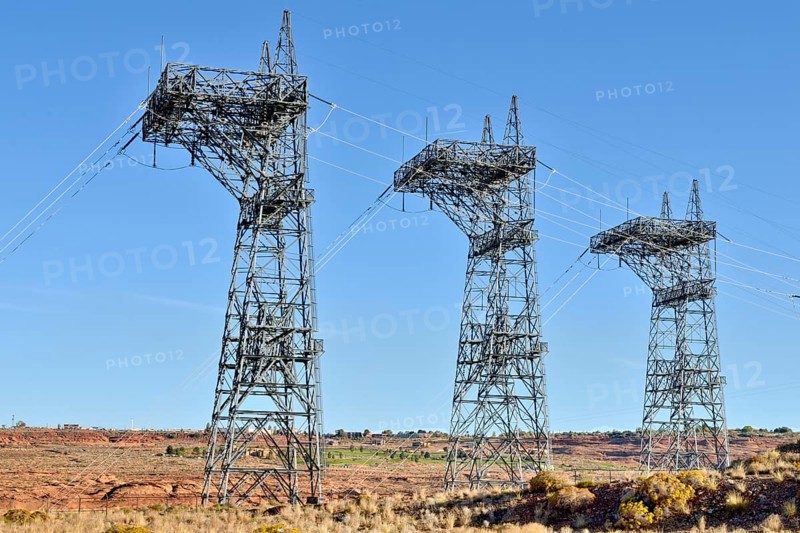 Metal masts for power lines