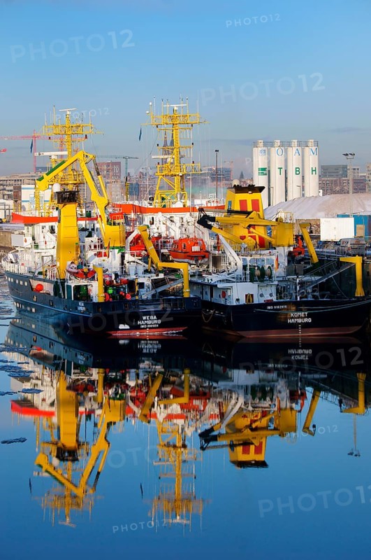 Survey vessels Wega and Komet