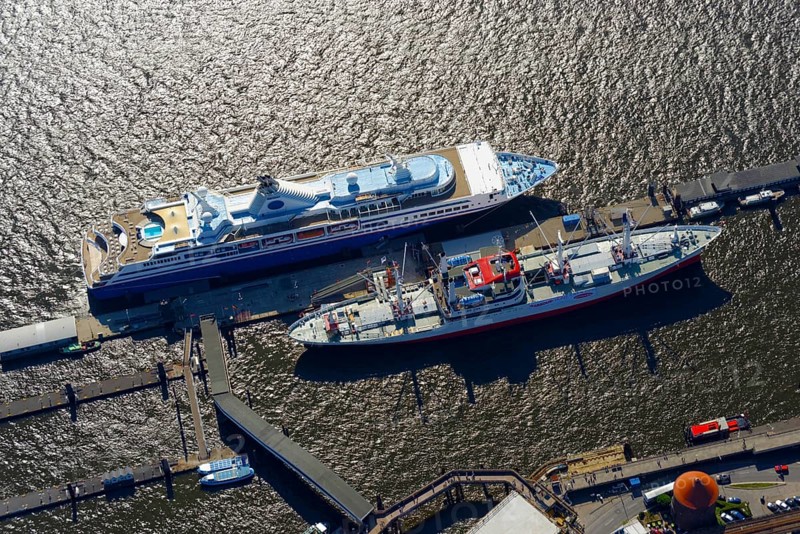 Museum ship 'MS Cap San Diego' with the cruise ship 'MV Explorer' at Ueberseebruecke pier