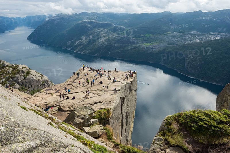 Preikestolen or Prekestolen