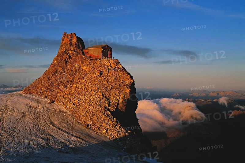 The mountain hut Refuge de l'Aigle