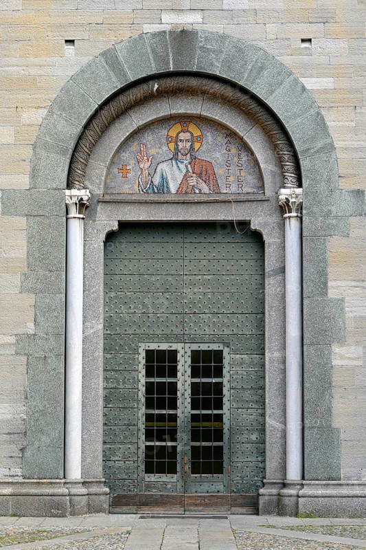 Cast iron entrance portal