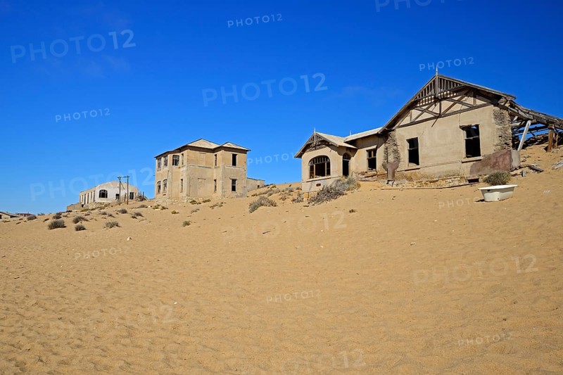 Abandoned houses in the desert