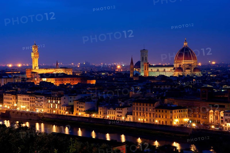 Palazzo Vecchio and Florence Cathedral at dusk