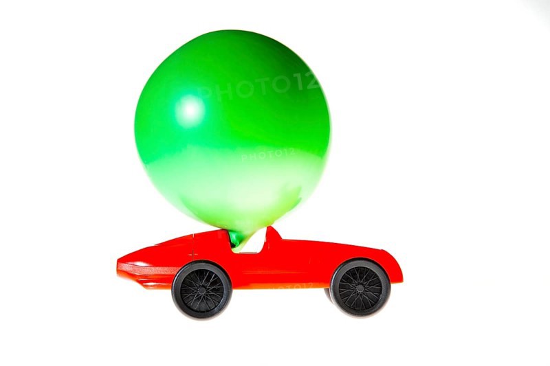 Toy car with a 'balloon-drive'